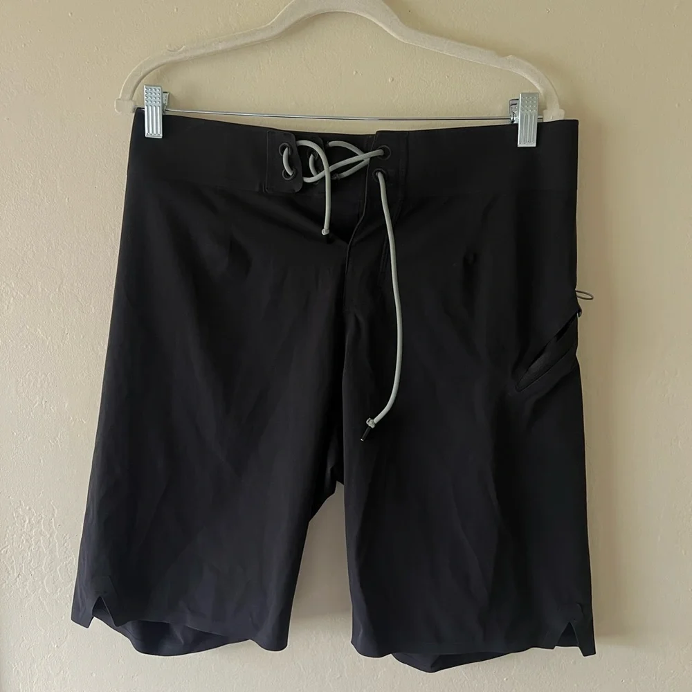 lululemon current wave Men's Black Board‎ Shorts